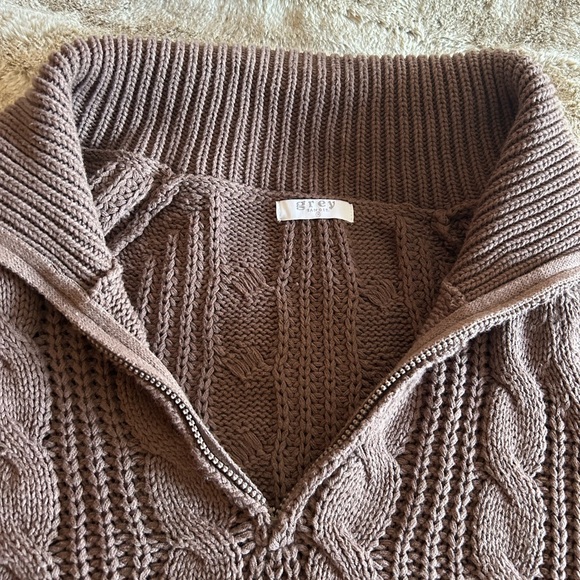 Cozy Brown Cable Knit Sweater - Picture 4 of 5